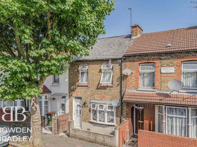 House for sale in Plashet, Greater London