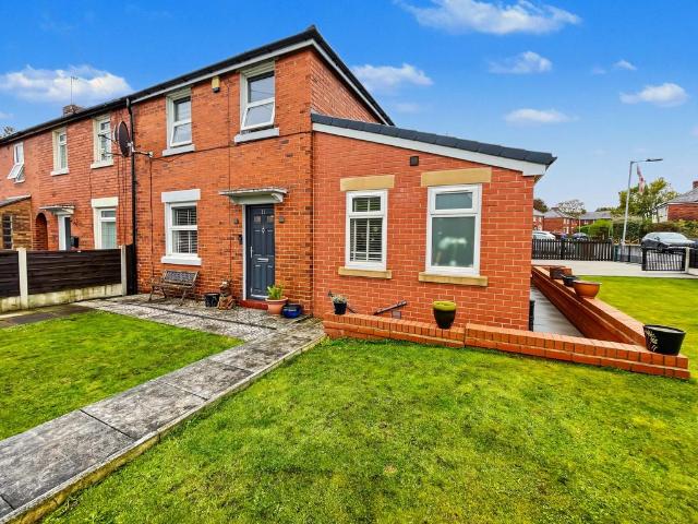 House for sale in Simister, Bury