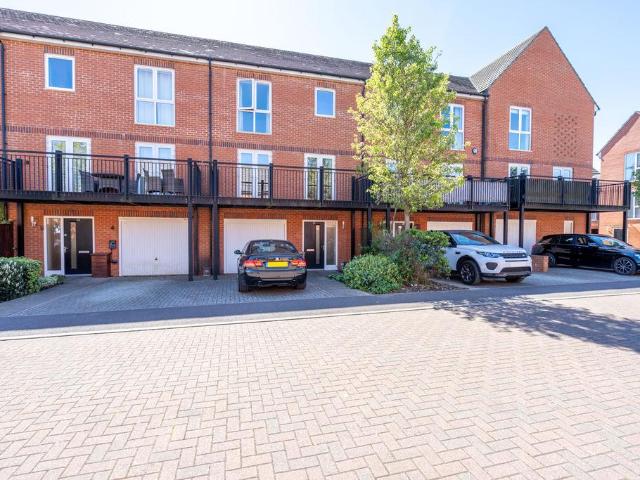 House for sale in Chichester, Littlecote