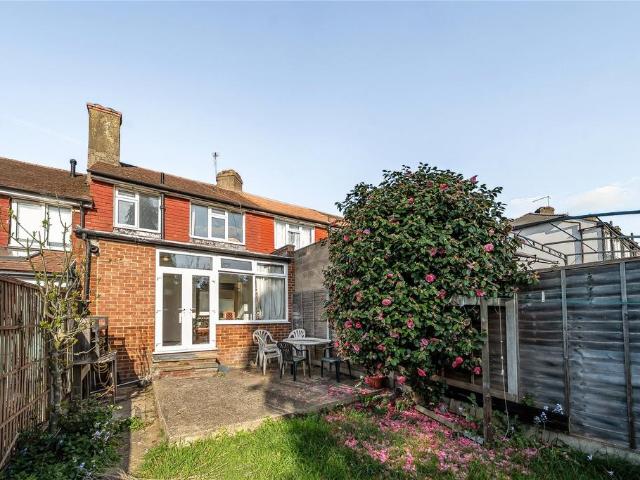 House for sale in Tolworth, Greater London