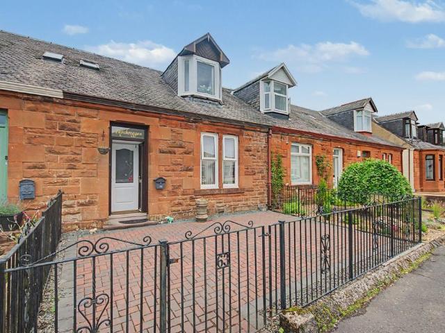 House for sale in Darvel, Scotland