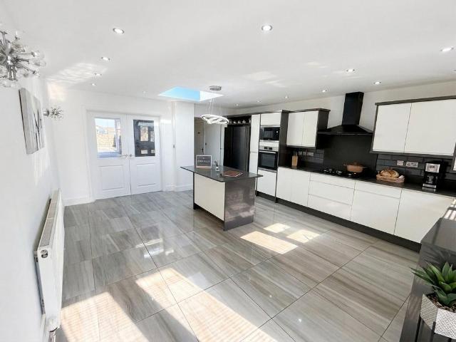 House for sale in London Borough of Redbridge, Greater London