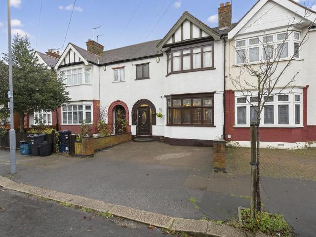 House for sale in Gants Hill, Greater London