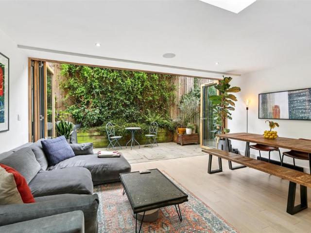 House for sale in Shepherd's Bush, Greater London