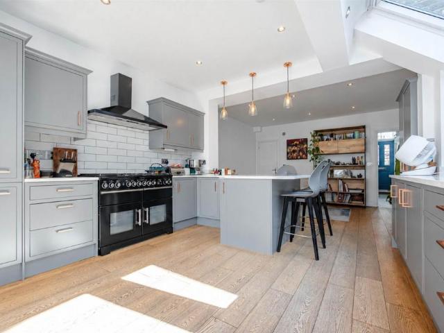 House for sale in Elstree and Borehamwood, Borehamwood