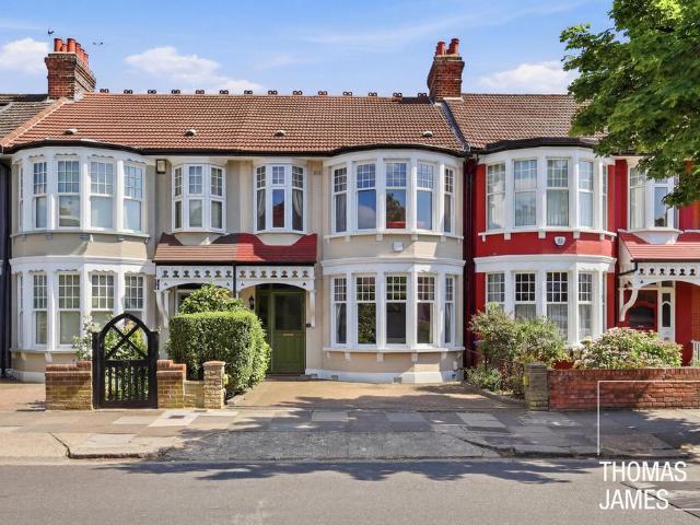 House for sale in Palmers Green, Greater London