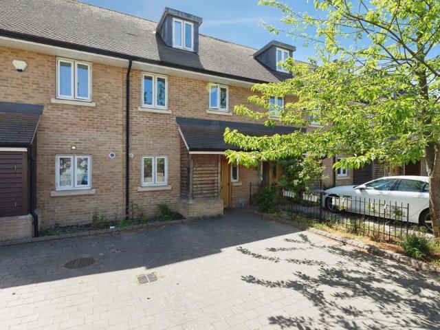 House for sale in Barkingside, Greater London