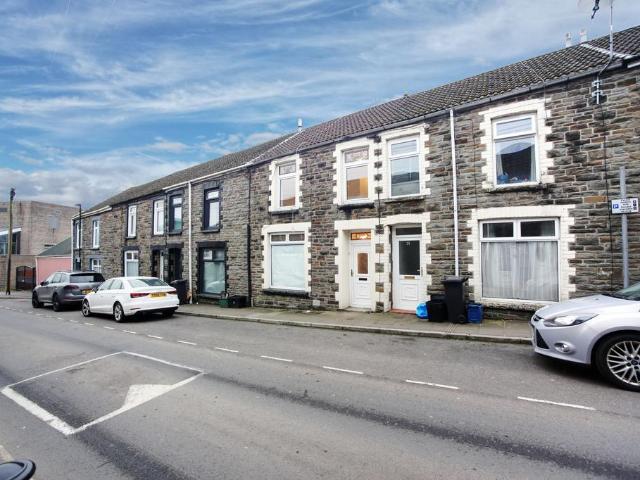 House for sale in Treharris