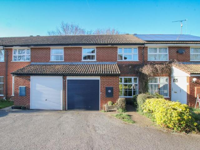 House for sale in Emmbrook, Wokingham