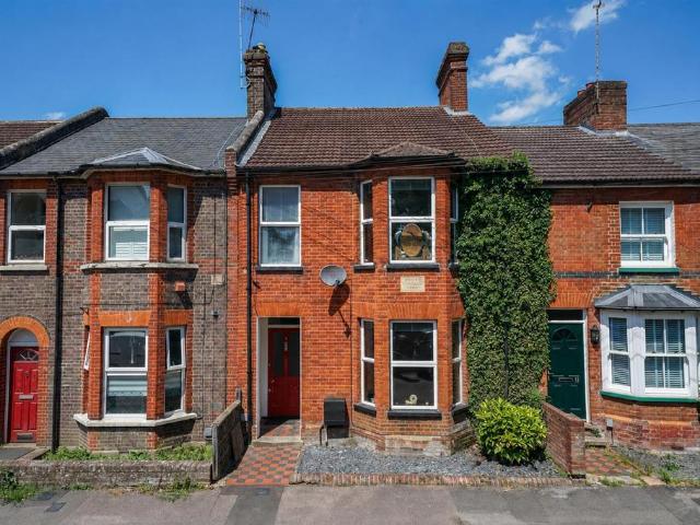 House for sale in Highfield, Pouchen End
