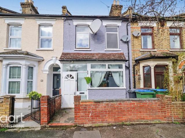 House for sale in Leytonstone, Greater London