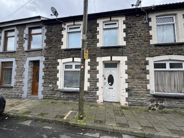 House for sale in Pentre