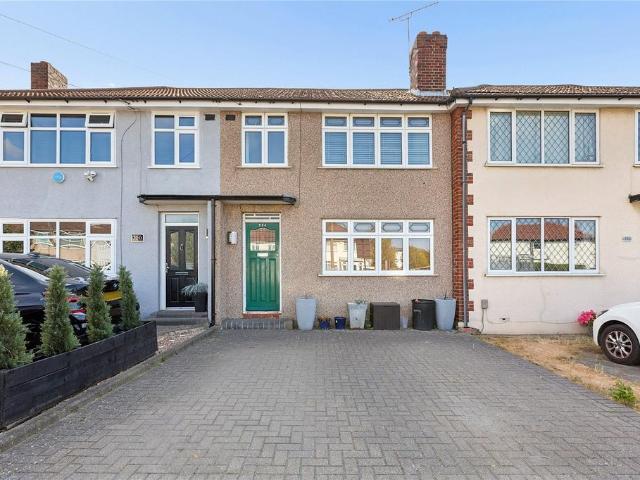 House for sale in Elm Park, Greater London