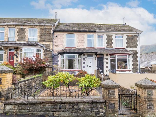House for sale in Ynysddu, Wales