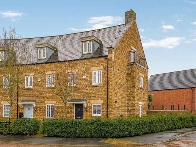 House for sale in Evershot, Oxfordshire