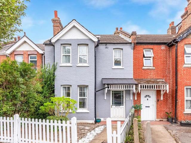 House for sale in London Borough of Ealing, Park Royal