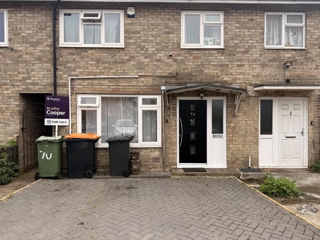 House for sale in Houghton Regis, Bedfordshire