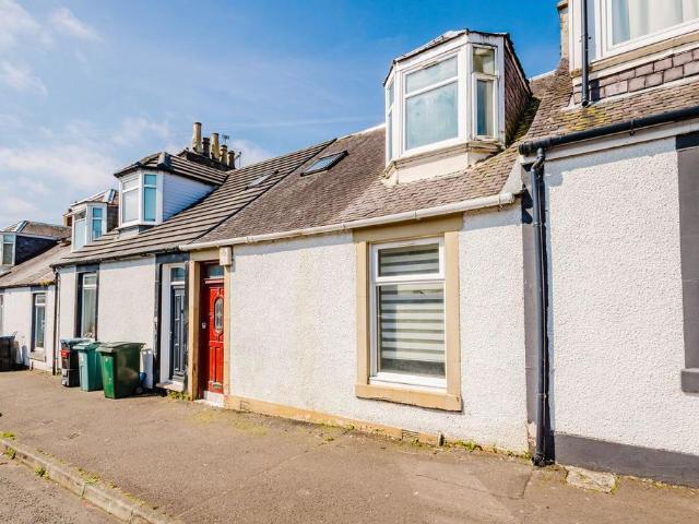 House for sale in Darvel, Scotland
