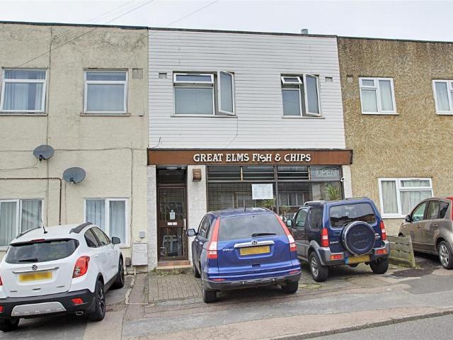 House for sale in Bennetts End, Pouchen End