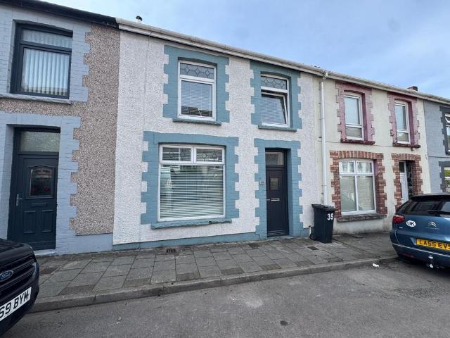 House for sale in Treharris