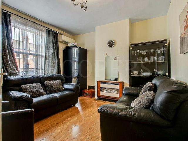 House for sale in Greater London