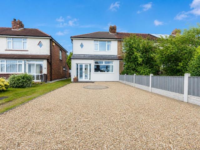 House for sale in Roby Mill, Lancashire