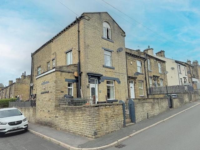 House for sale in Buttershaw, West Yorkshire