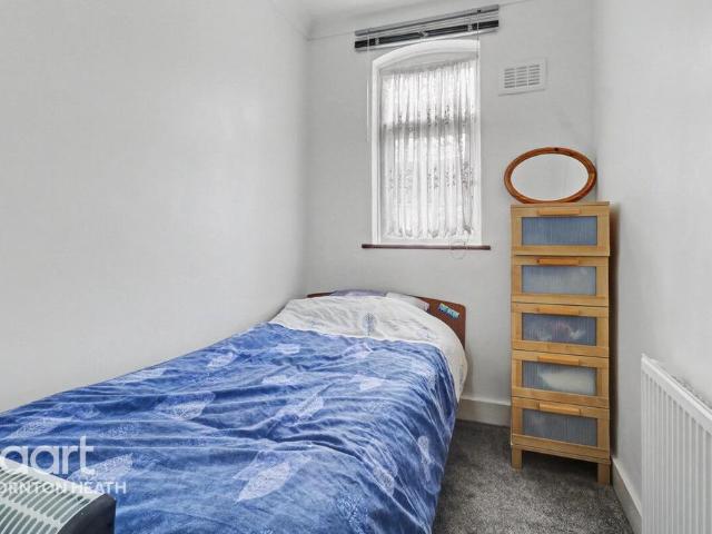 House for sale in London Borough of Merton, Mitcham