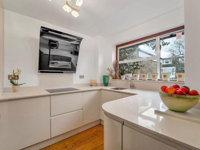 House for sale in London Borough of Ealing, Perivale