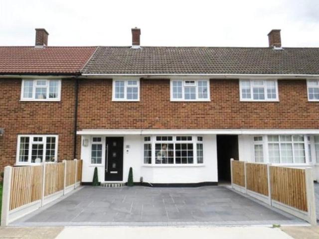 House for sale in South Hornchurch, Greater London