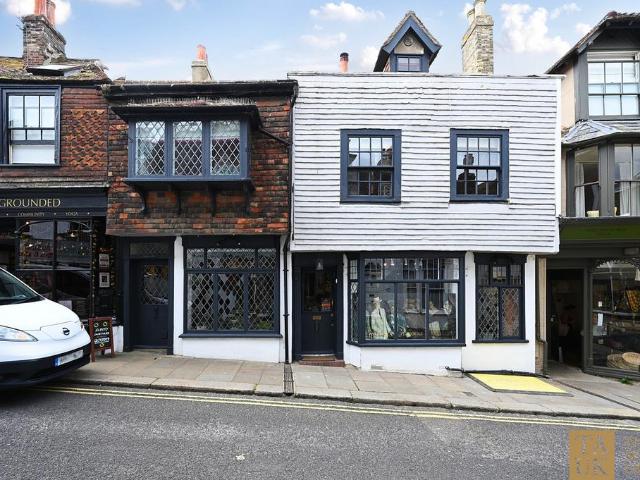 House for sale in Heathlands, East Sussex