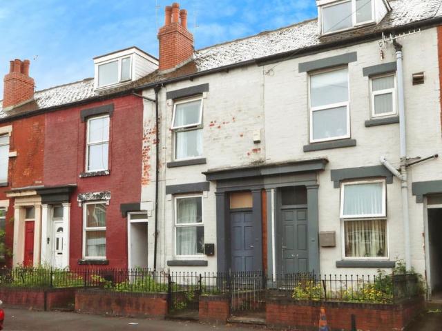 House for sale in Lowfield, South Yorkshire