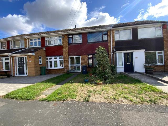 House for sale in Elm Park, Greater London