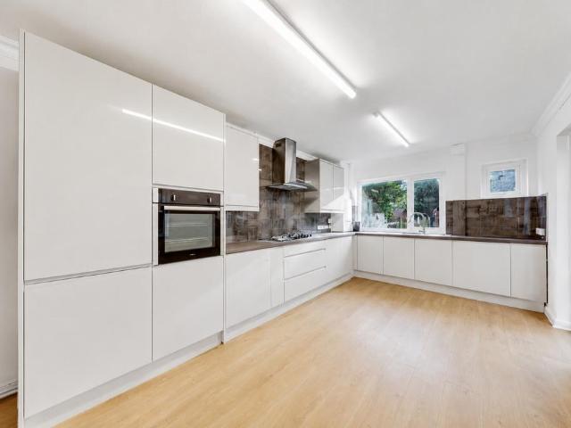 House for sale in London Borough of Croydon, Thornton Heath