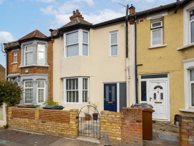 House for sale in Upper Walthamstow, Greater London