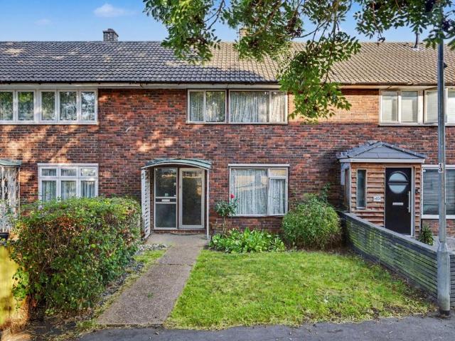House for sale in Lee Chapel, Essex