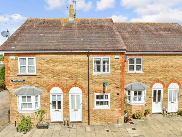 House for sale in Oad Street, Kent