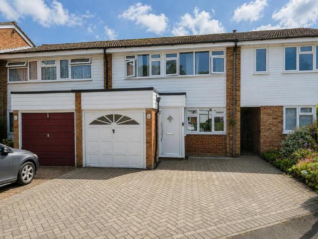 House for sale in Woodhall Farm, Pouchen End
