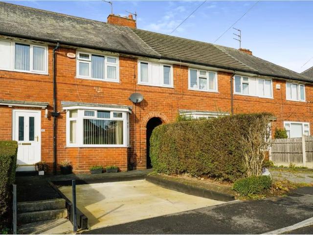 House for sale in Hollin Park, West Yorkshire
