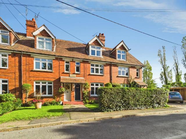 House for sale in Maplehurst, Horsham