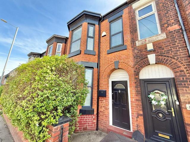 House for sale in Guide Bridge, Greenheys