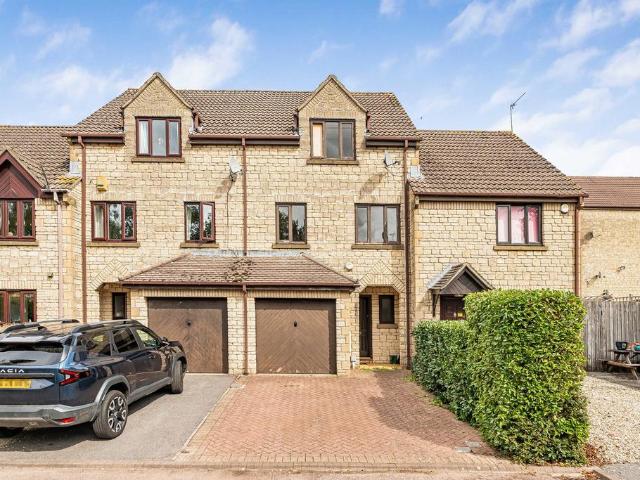 House for sale in Chesterton, Cotswold