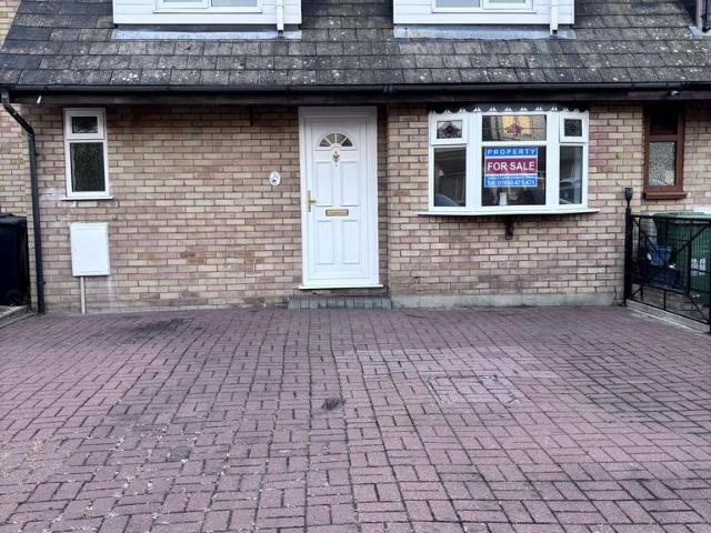 House for sale in Bowers Gifford, Essex