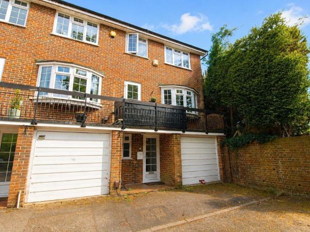 House for sale in Red Hill, Surrey