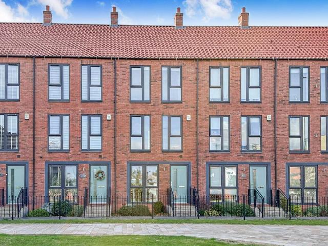 House for sale in Garrison Side, Hull