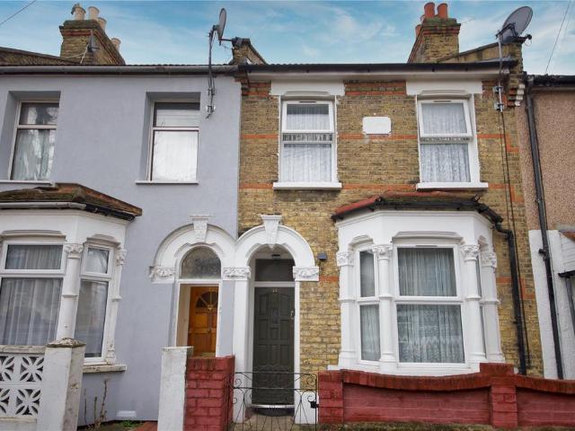 House for sale in Plashet, Greater London