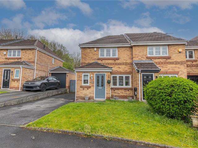 House for sale in Haugh, Burnedge