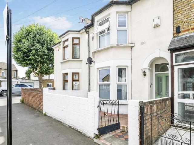 House for sale in Upton Park, Greater London