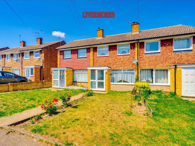 House for sale in Barnes Cray, Greater London