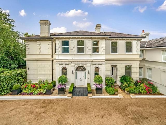 House for sale in Hawkenbury, Sandown Park